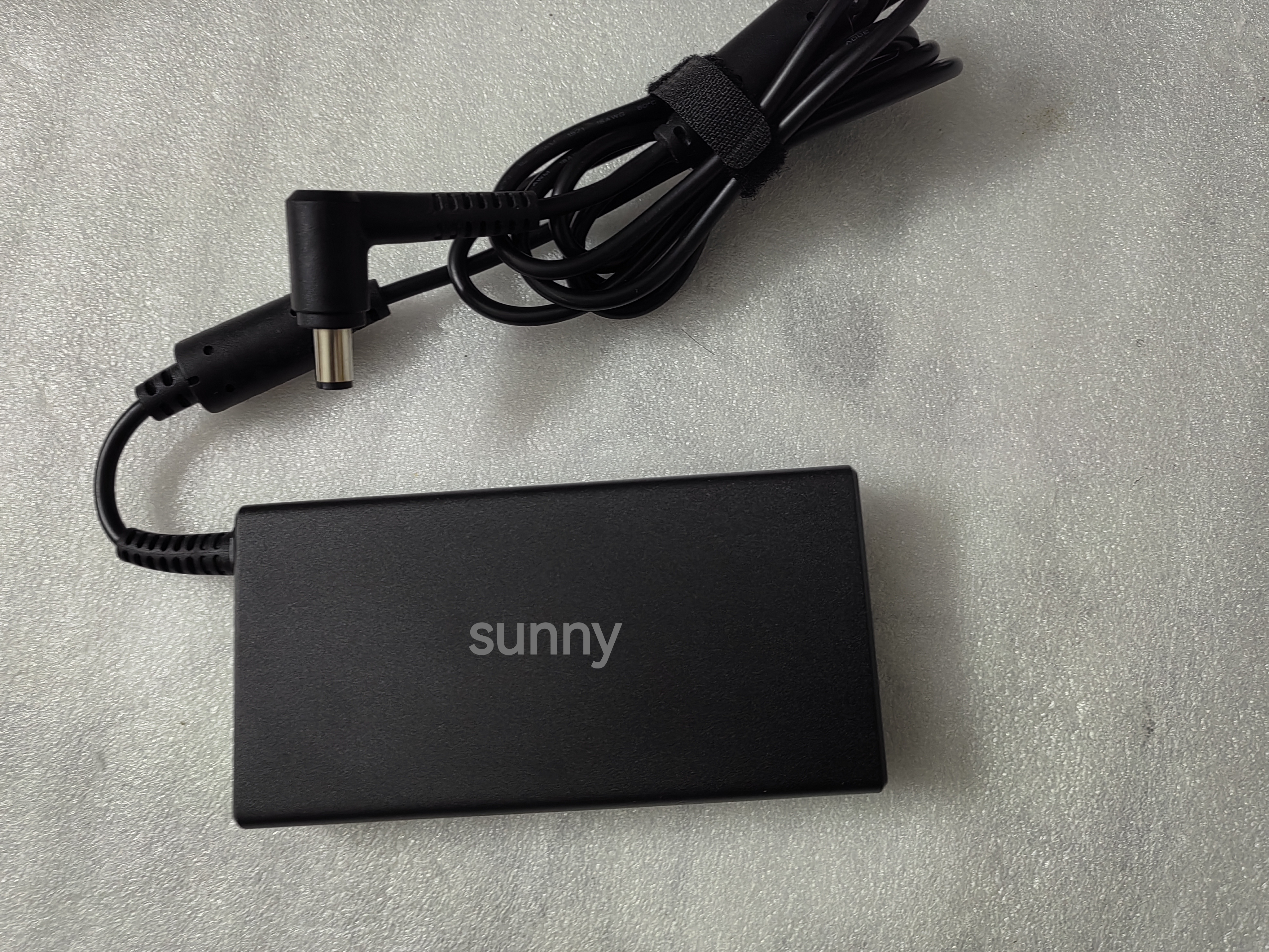 NEW OEM Slim Chicony 19.5V 7.7 - Pc Gaming Msi avis et prix